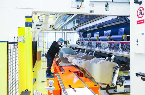 高新區新市區光學膜新材料產品試車成功 軟拉膜技術取得關鍵突破